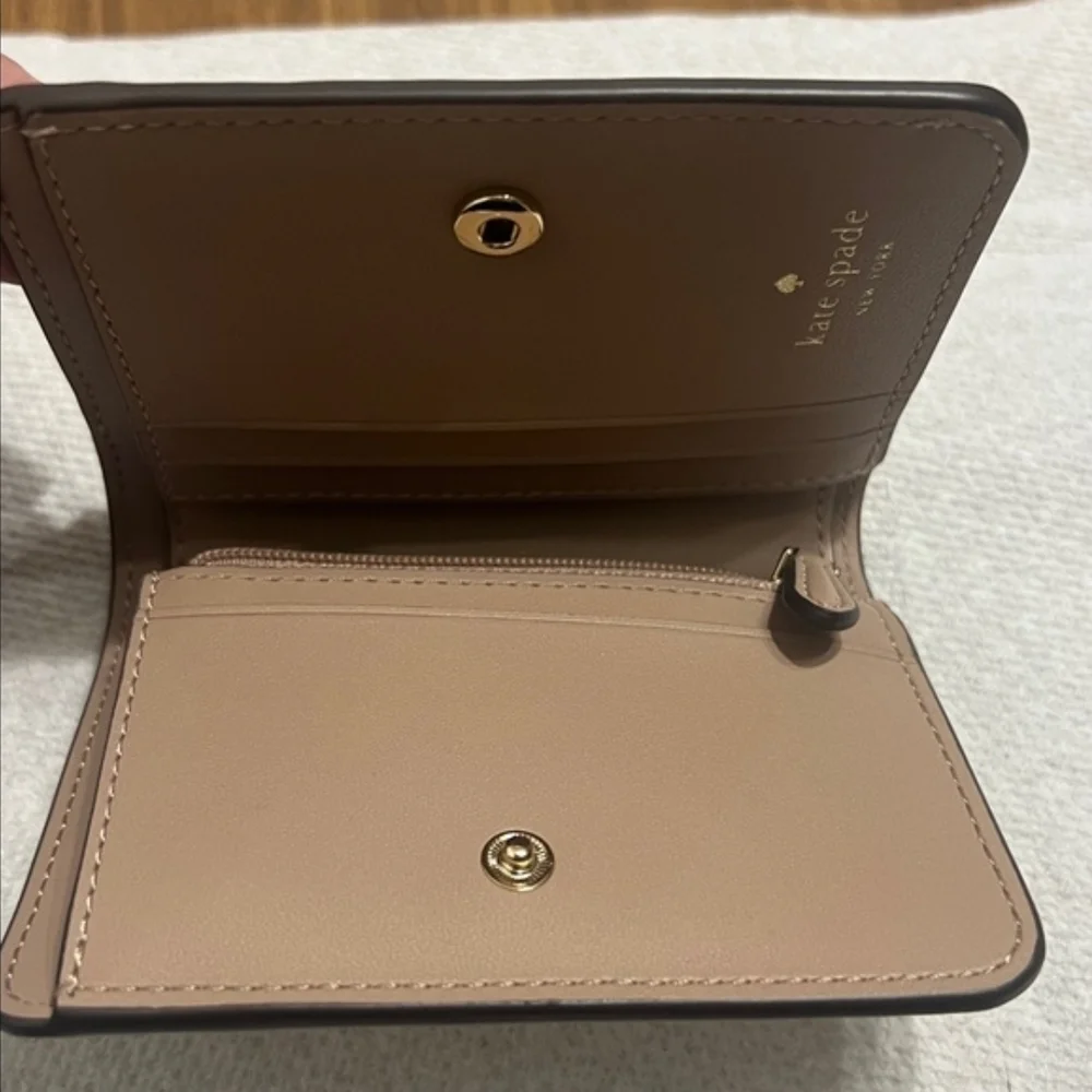 kate spade Madison Saffiano Leather Wallet. - Picture 3 of 5